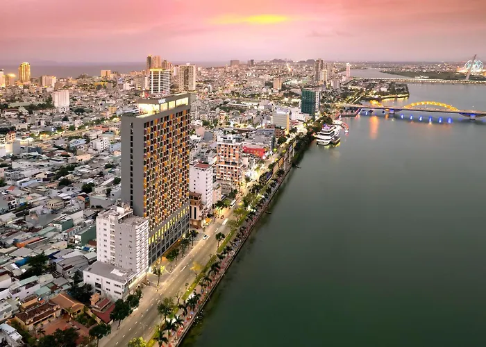 Wink Icon Hotel Danang Riverside - Luxury Suites - 24Hrs Stay & Rooftop Pool Bar
