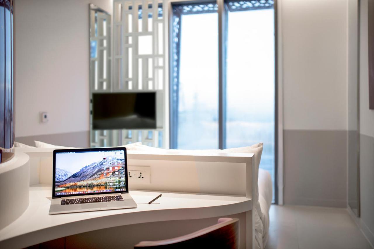 Hotel Wink Icon Riverside - Luxury - 24hrs & Rooftop Pool Bar Da Nang
