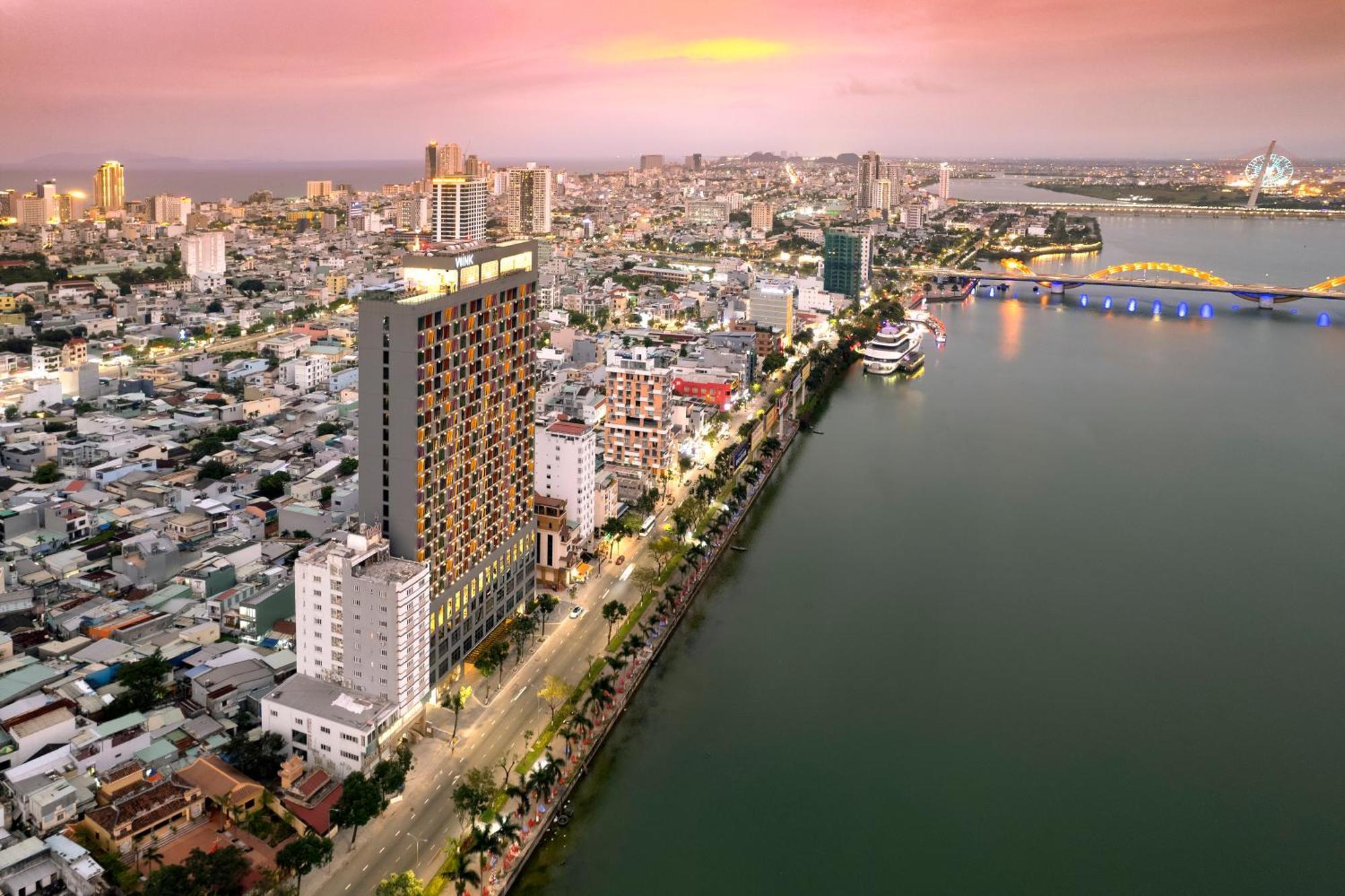 Wink Icon Riverside - Luxury - 24hrs & Rooftop Pool Bar Hotel Da Nang