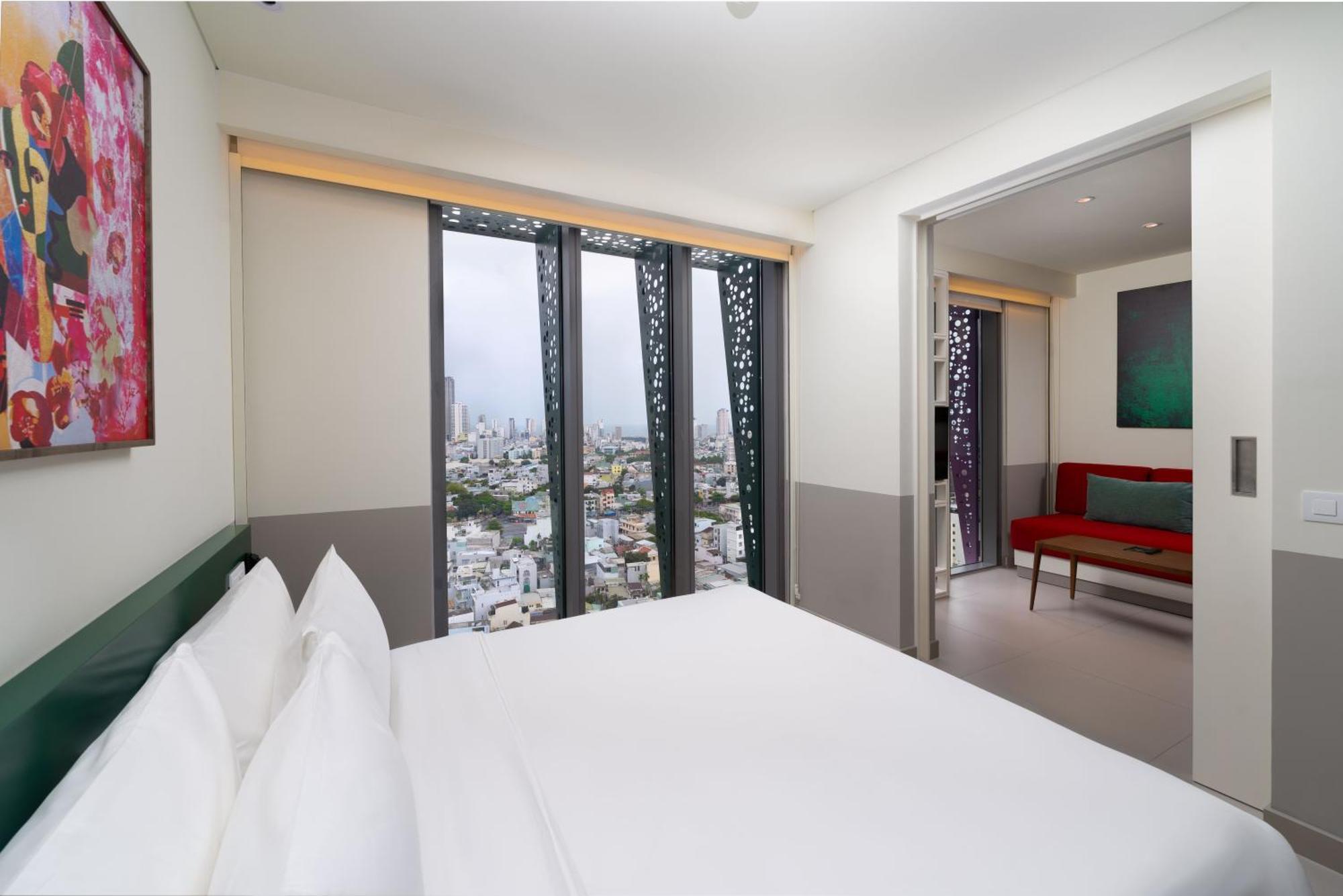 Wink Icon Riverside - Luxury - 24hrs & Rooftop Pool Bar Da Nang