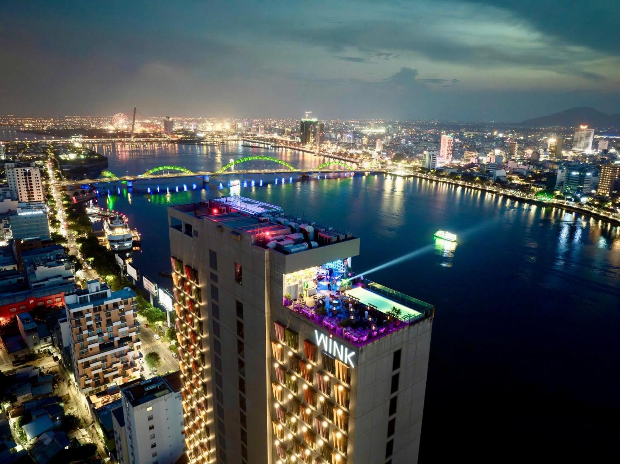 Wink Icon Riverside - Luxury - 24hrs & Rooftop Pool Bar Hotel