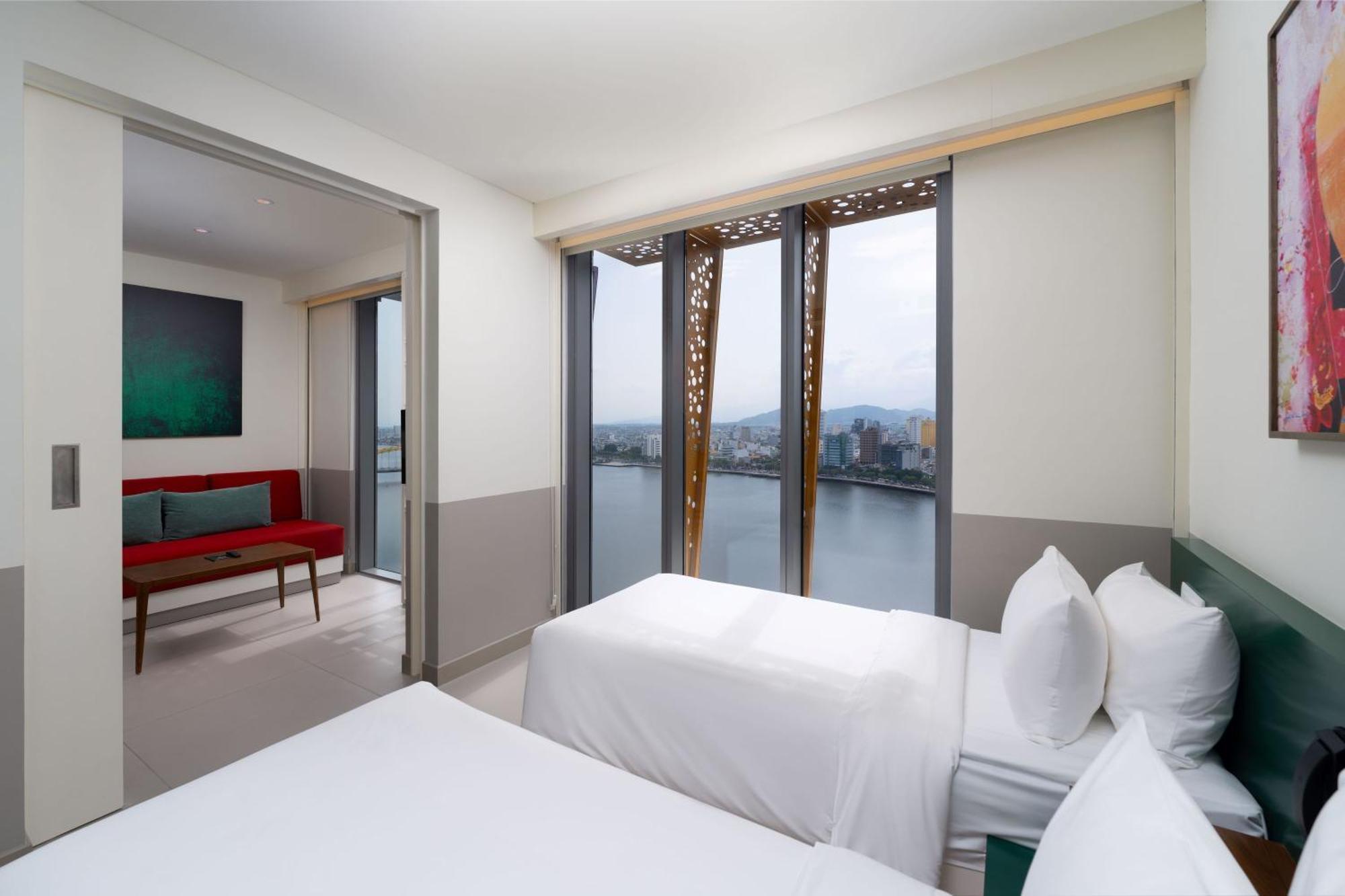 Wink Icon Riverside - Luxury - 24hrs & Rooftop Pool Bar Hotel